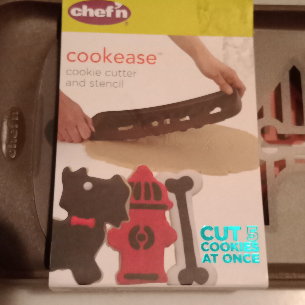 Chef'n Cookease Cookie Cutter And Stencil